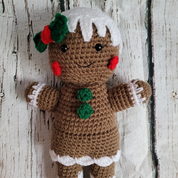 New Gingerbread Girl Christmas Amigurumi Decor - Picture 14 of 16
